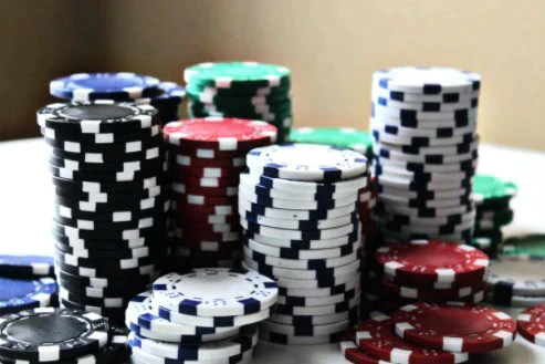 Time Fractals in Golden Ratio poker chips